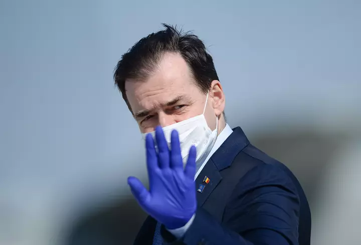 Un medic pneumolog ne învață cum să ne igienizăm nasul și gâtul acasă, pentru a preîntâmpina infectarea cu COVID-19. Atenție: unele remedii naturiste cresc șansele de a contacta virusul!