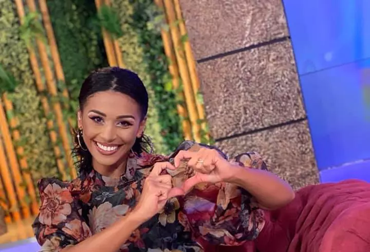 Larisa Iordache, voluntar în timpul pandemiei de coronavirus. A schimbat costumul de gimnastă cu uniforma de Poliție și a ieșit în stradă!