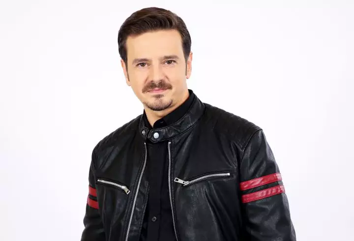 În timp ce țara se teme de coronavirus, Dragoș Bucur s-a izolat din cauza din cauza altei boli contagioase. A făcut varicelă la 42 de ani