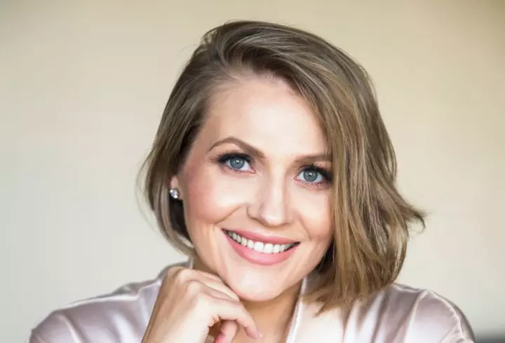 Însărcinată în 5 luni, Laura Cosoi s-a retras la Târgu-Mureș: ”Nu țin legătura cu doctorul, dar trebuie să revin în București, la control, peste două săptămâni”