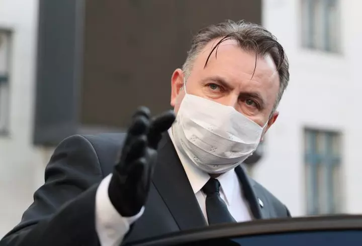 Caz revoltător la un hotel din Mamaia, unde se află în carantină 523 de oameni: mâncare expirată, pusă în vase pline cu mucegai