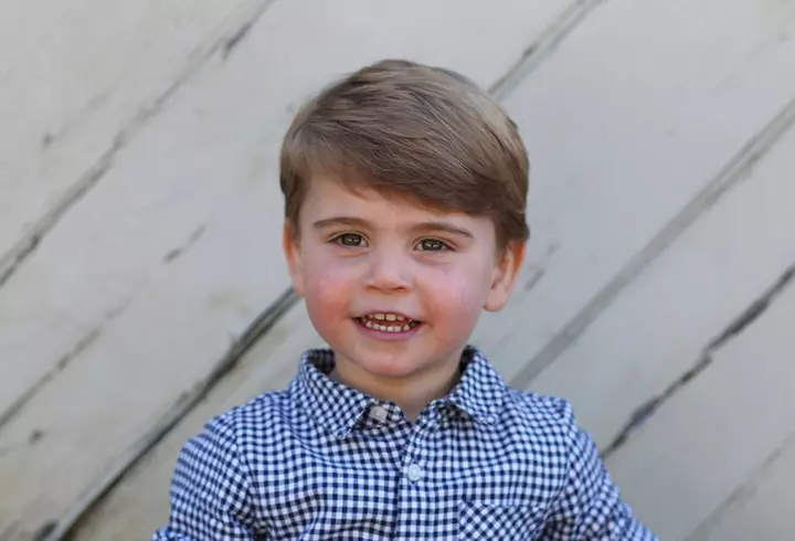 Melania Trump, într-o postură inedită. Cu lopata în mână, dar pe tocuri, Prima Doamnă a Americii plantează arbori! Imaginile au făcut înconjurul lumii