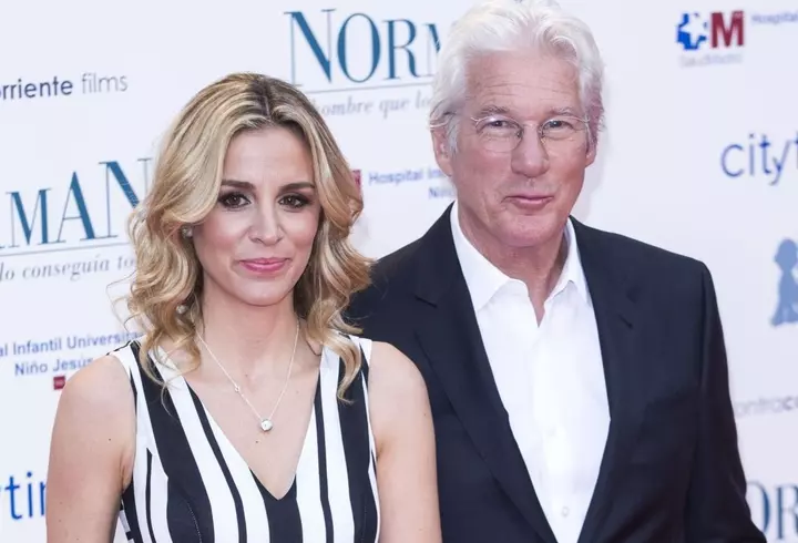 Melania Trump, într-o postură inedită. Cu lopata în mână, dar pe tocuri, Prima Doamnă a Americii plantează arbori! Imaginile au făcut înconjurul lumii