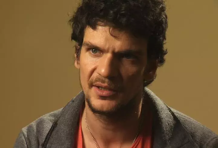 În timp ce țara se teme de coronavirus, Dragoș Bucur s-a izolat din cauza din cauza altei boli contagioase. A făcut varicelă la 42 de ani