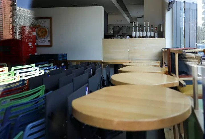 Coronavirusul produce 5 tipuri de iritații ale pielii, care i-au șocat pe medici. Ce înseamnă "Degetul COVID" și cum arată