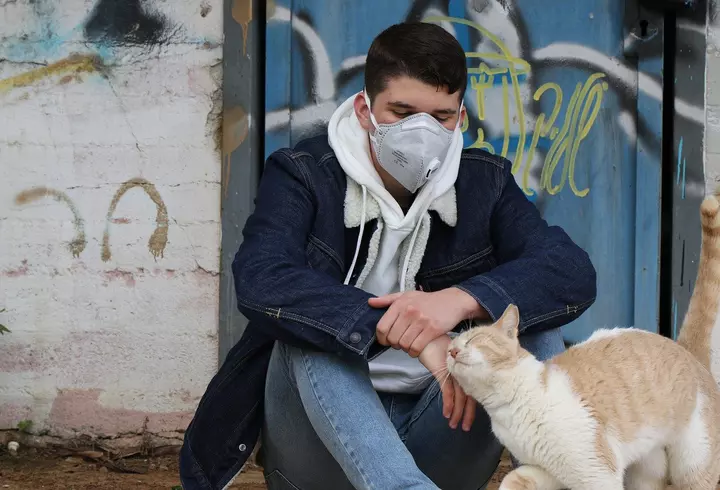 Marcel Vela, declarație tranșantă despre sancțiuni, începând cu 15 mai: ”Cine nu are mască și strănută poate avea dosar penal”. Ulterior, a făcut o rectificare