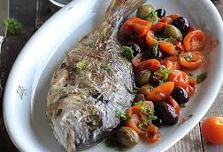 Tagliatelle cu creveți, ciuperci și sos rosé cremos