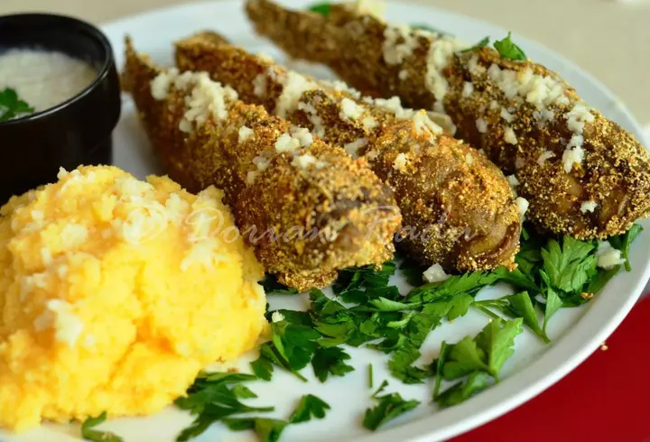 Tagliatelle cu creveți, ciuperci și sos rosé cremos