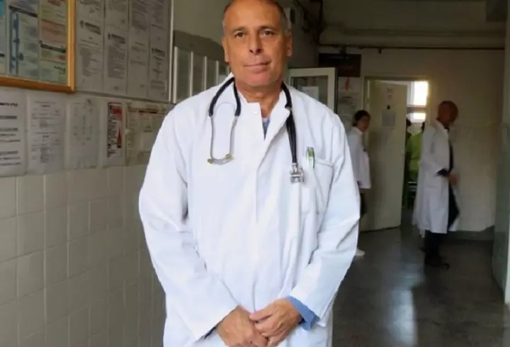 Un medic pneumolog ne învață cum să ne igienizăm nasul și gâtul acasă, pentru a preîntâmpina infectarea cu COVID-19. Atenție: unele remedii naturiste cresc șansele de a contacta virusul!