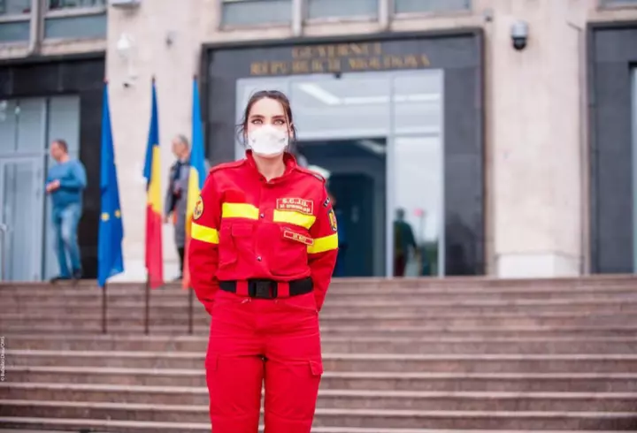 Focar de COVID-19 la Fan Courier, cea mai importantă firmă de curierat, din România! Opinia lui Raed Arafat: "Riscul ca prin colete să se transmită…"