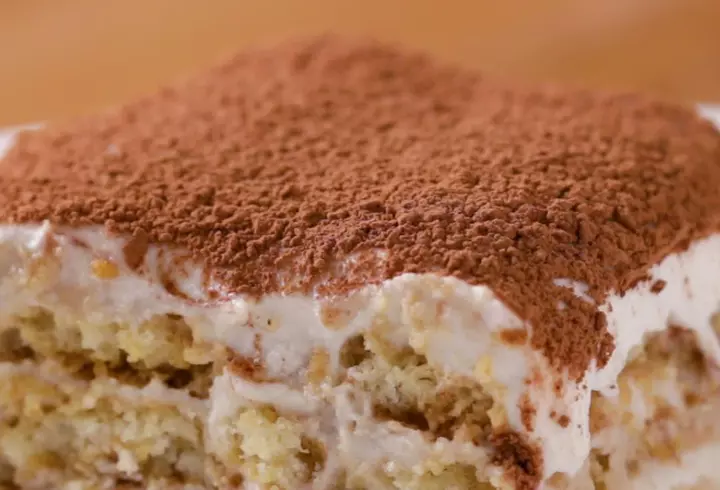 Tagliatelle cu creveți, ciuperci și sos rosé cremos