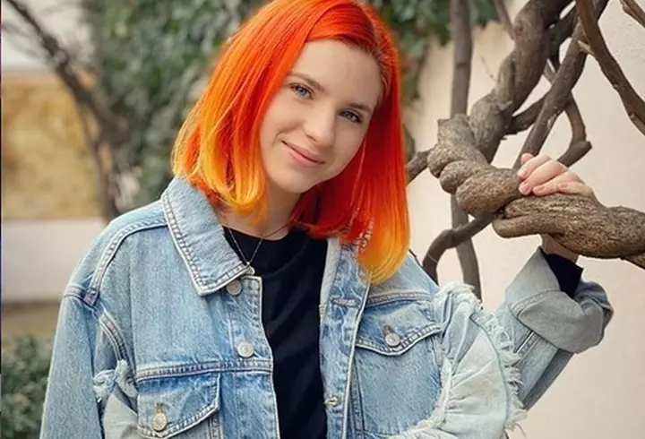 Ce bine arată Cristina Rus la doar 4 luni după ce a născut al treilea copil! Artista a revenit la silueta care a consacrat-o