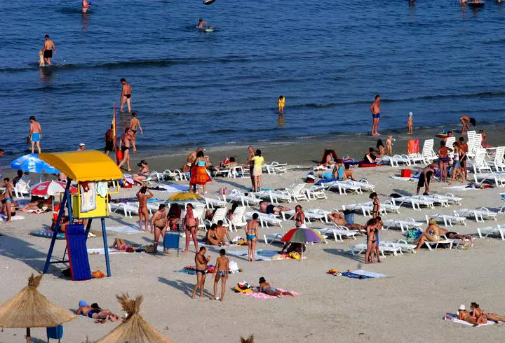 Când se redeschid mall-urile. Ministrul Economiei a făcut anunțul: "Vrem să aducem viața la normalitate mai repede"