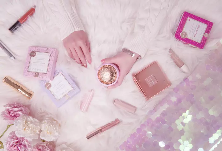 (P) Beauty news AVON: trenduri în machiaj și noutăți parfumate pentru vara 2020