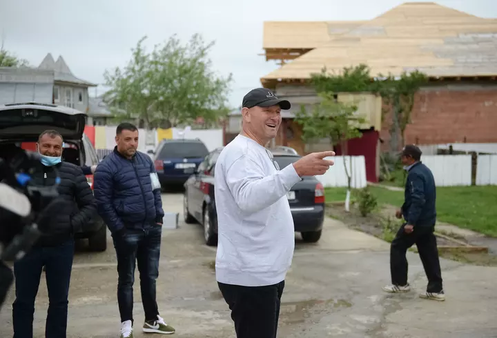 Marcel Vela, declarație tranșantă despre sancțiuni, începând cu 15 mai: ”Cine nu are mască și strănută poate avea dosar penal”. Ulterior, a făcut o rectificare