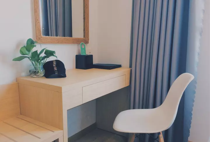 (P) Beauty news AVON: trenduri în machiaj și noutăți parfumate pentru vara 2020