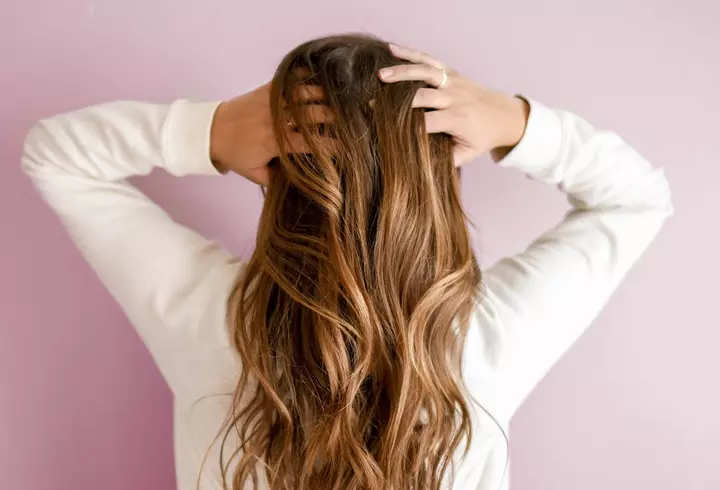 Surpriză uriașă! Cine este, de fapt, bătrâna de pe panourile LGBTQ, din România, care afișează mesajul „Numele meu este Maria și sunt bisexuală”