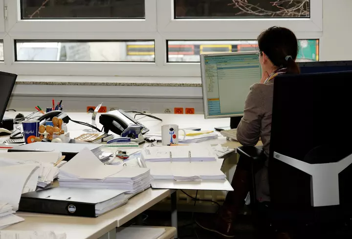 (P) Beauty news AVON: trenduri în machiaj și noutăți parfumate pentru vara 2020