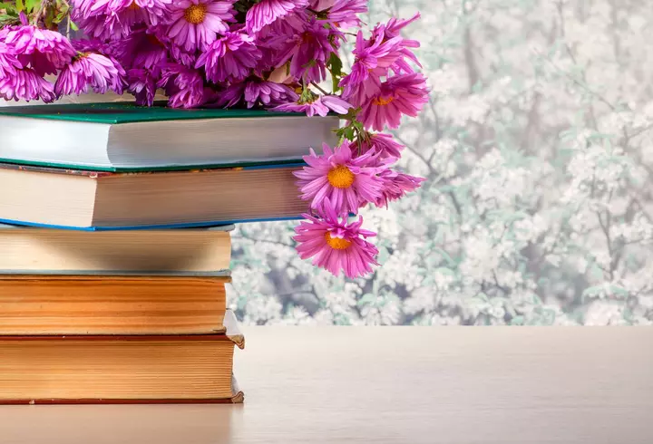 (P) Beauty news AVON: trenduri în machiaj și noutăți parfumate pentru vara 2020