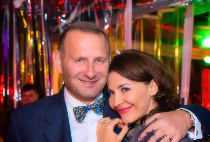 Ce bine arată Cristina Rus la doar 4 luni după ce a născut al treilea copil! Artista a revenit la silueta care a consacrat-o