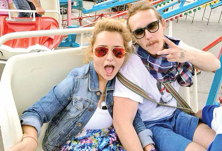 Andi Moisescu, infectat cu coronavirus. Cu o săptămână în urmă, Olivia Steer îndemna oamenii să renunțe la măști!