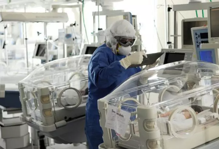 Tratamentul naturist care vindecă durerea de gât în câteva ore. Este foarte bun și pentru creșterea imunității, în lupta împotriva COVID-19!