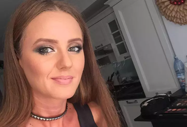 Un nou studiu arată că distanța socială de 2 metri ar putea să NU fie suficientă: "Picăturile de salivă ar putea ajunge până la 5 metri distanță în numai 5 secunde"