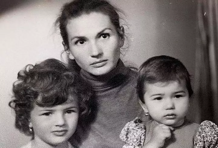 Ramona Bădescu a trăit pandemia COVID-19 chiar în Italia, alături de bebelușul ei: "I-am închiriat bonei o cameră la hotel pe strada pe care locuiesc eu"/ EXCLUSIV