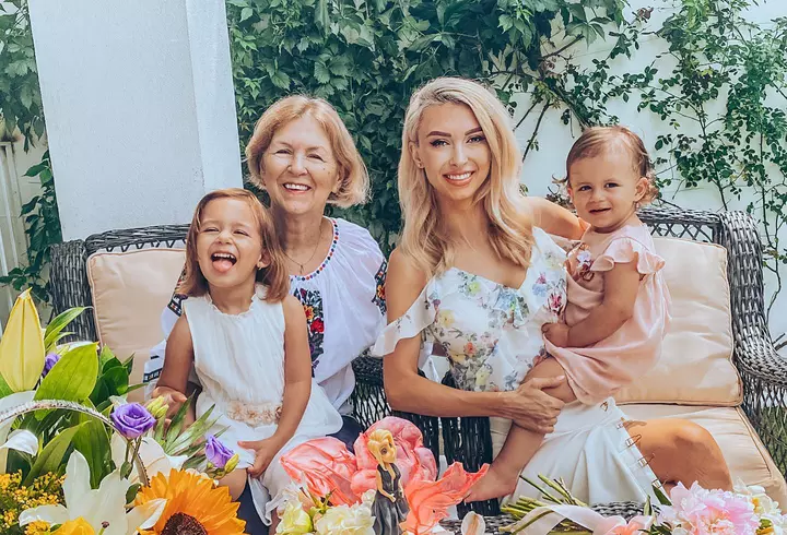 O mai ții minte pe Xena, prințesa războinică? Cum arată actrița Lucy Lawless astăzi, la 52 de ani