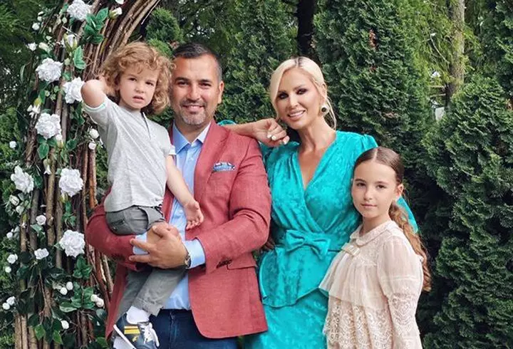 O mai ții minte pe Xena, prințesa războinică? Cum arată actrița Lucy Lawless astăzi, la 52 de ani