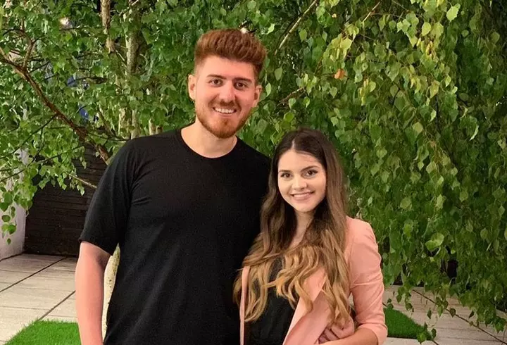 Gigi Becali e în culmea fericirii. A devenit bunic de fetiță. Teodora, fiica lui, a născut un bebeluș sănătos, care a primit nota 10 la naștere: „O cheamă Maria”