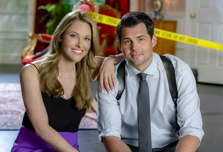 (P) Beauty news AVON: trenduri în machiaj și noutăți parfumate pentru vara 2020