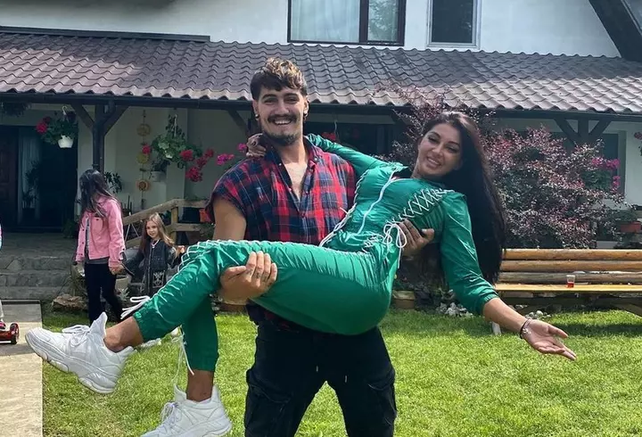 Familia s-a reunit! După despărțirea de Alex Bodi, Bianca Drăgușanu a petrecut o zi întreagă alături de Victor Slav!