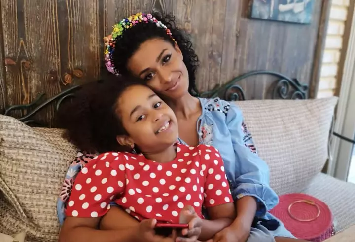 Emily Burghelea continuă atacul către Acces Direct! Noi declarații grave despre ce se întâmplă spatele camerelor: ”O păcălește pe Vulpița cu locul de asistentă ca să mușamalizeze toată situația”