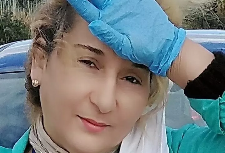 Surpriză uriașă! Cine este, de fapt, bătrâna de pe panourile LGBTQ, din România, care afișează mesajul „Numele meu este Maria și sunt bisexuală”