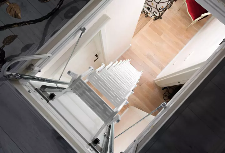 (P) Beauty news AVON: trenduri în machiaj și noutăți parfumate pentru vara 2020