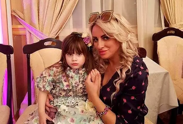 O mai ții minte pe Xena, prințesa războinică? Cum arată actrița Lucy Lawless astăzi, la 52 de ani