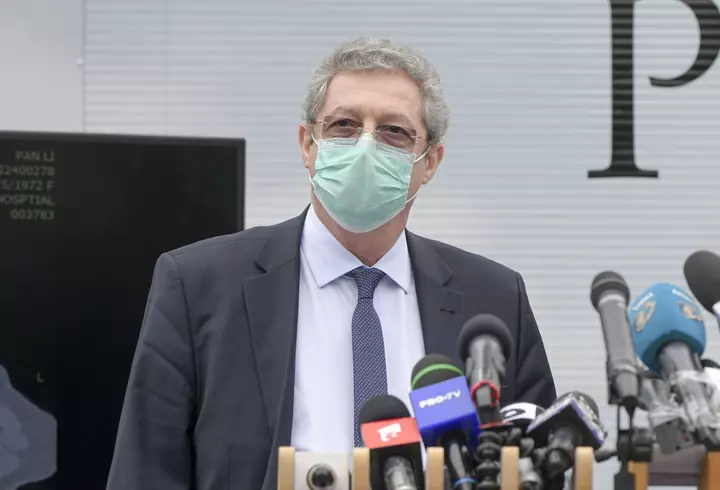 Surpriză uriașă! Cine este, de fapt, bătrâna de pe panourile LGBTQ, din România, care afișează mesajul „Numele meu este Maria și sunt bisexuală”