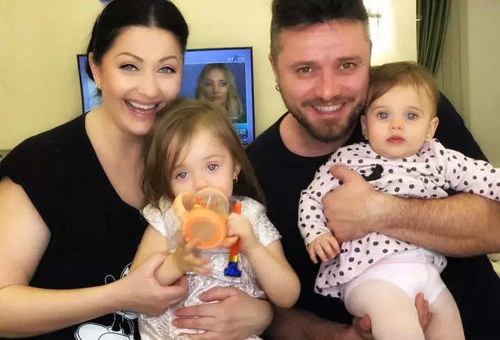 O mai ții minte pe Xena, prințesa războinică? Cum arată actrița Lucy Lawless astăzi, la 52 de ani