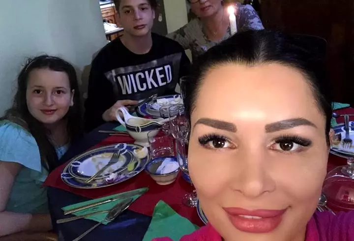 O mai ții minte pe Xena, prințesa războinică? Cum arată actrița Lucy Lawless astăzi, la 52 de ani