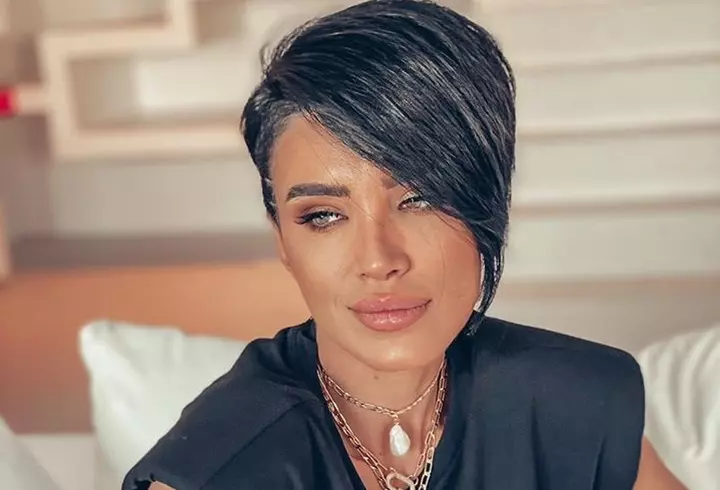 Otniela de la Ferma și-a pus silicoane, dar nu se oprește aici cu operațiile estetice. Primele imagini după intervenția la sâni