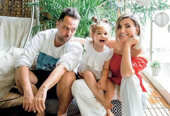 Cum arată Dana Rogoz în costum de baie, la o lună și jumătate de când a născut! Vedeta este într-o formă fizică de invidiat: "Ai abdomenul plat"