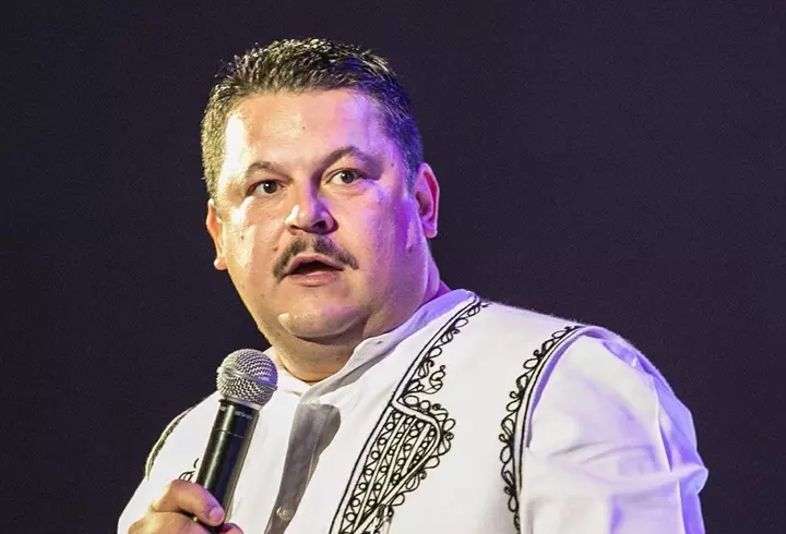 Andi Moisescu, infectat cu coronavirus. Cu o săptămână în urmă, Olivia Steer îndemna oamenii să renunțe la măști!