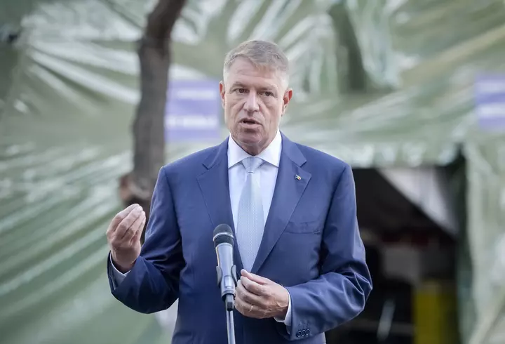 Caz impresionant la Oradea. O fetiță de 12 ani bolnavă de COVID-19 s-a internat singură la spital, pentru a-și proteja mama bolnavă de cancer