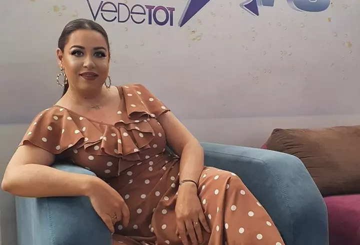 Cum arată Dana Rogoz în costum de baie, la o lună și jumătate de când a născut! Vedeta este într-o formă fizică de invidiat: "Ai abdomenul plat"