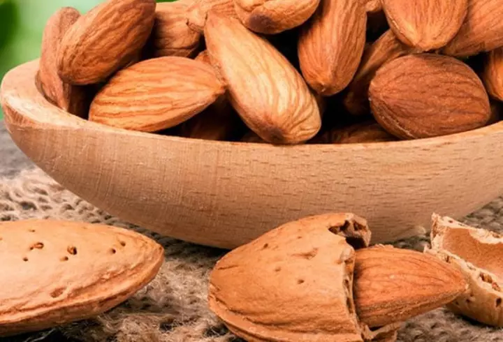 Caz impresionant la Oradea. O fetiță de 12 ani bolnavă de COVID-19 s-a internat singură la spital, pentru a-și proteja mama bolnavă de cancer