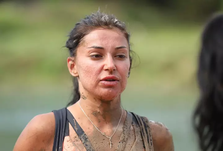 Cum arată Dana Rogoz în costum de baie, la o lună și jumătate de când a născut! Vedeta este într-o formă fizică de invidiat: "Ai abdomenul plat"