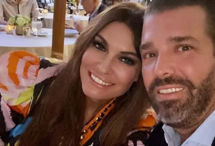 Cum arată Dana Rogoz în costum de baie, la o lună și jumătate de când a născut! Vedeta este într-o formă fizică de invidiat: "Ai abdomenul plat"