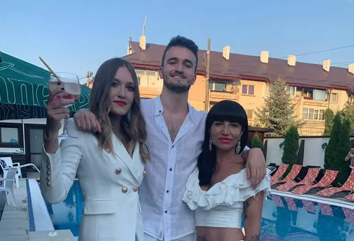 Anca Serea, la spital cu probleme de sănătate: "Timpul nu iarta pe nimeni". Vedeta nu a putut participa la aniversarea fiicei sale, Sarah