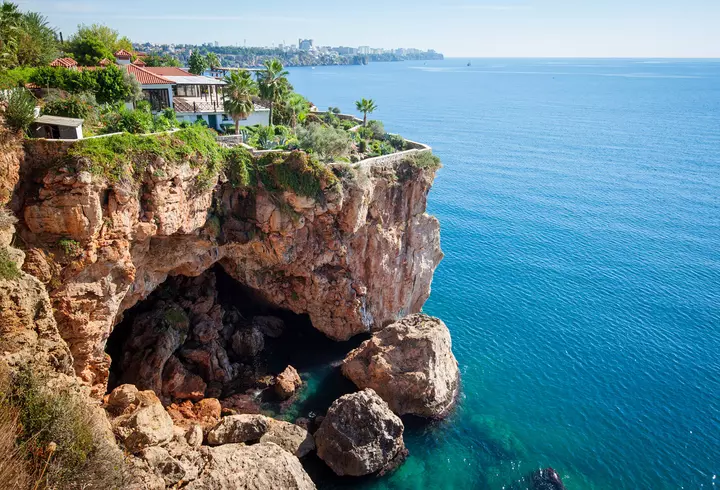 (P) P&G transformă încă o sală de clasă într-un spațiu sigur și primitor pentru elevii clasei pregătitoare